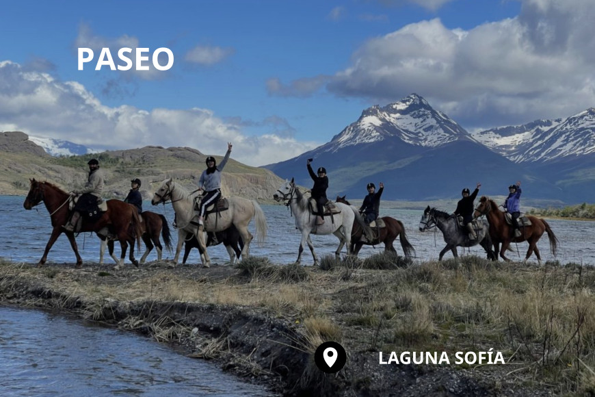   Paseo a caballo por la Laguna Sofía